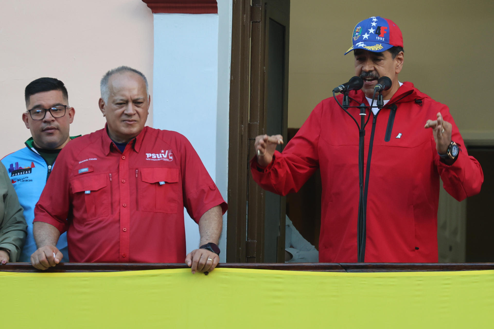 Maduro afirma que se prepara «permanentemente» para una «lucha armada» por la «democracia»