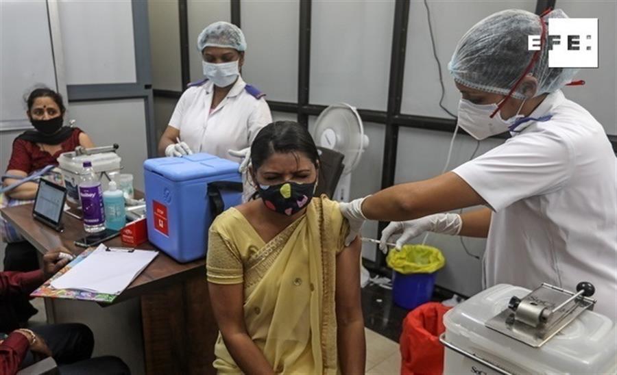 Récord de vacunación en la India: 3,6 millones de dosis en 24 horas
