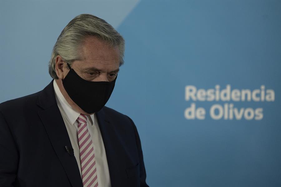 El presidente argentino da positivo para covid-19 después de vacunarse