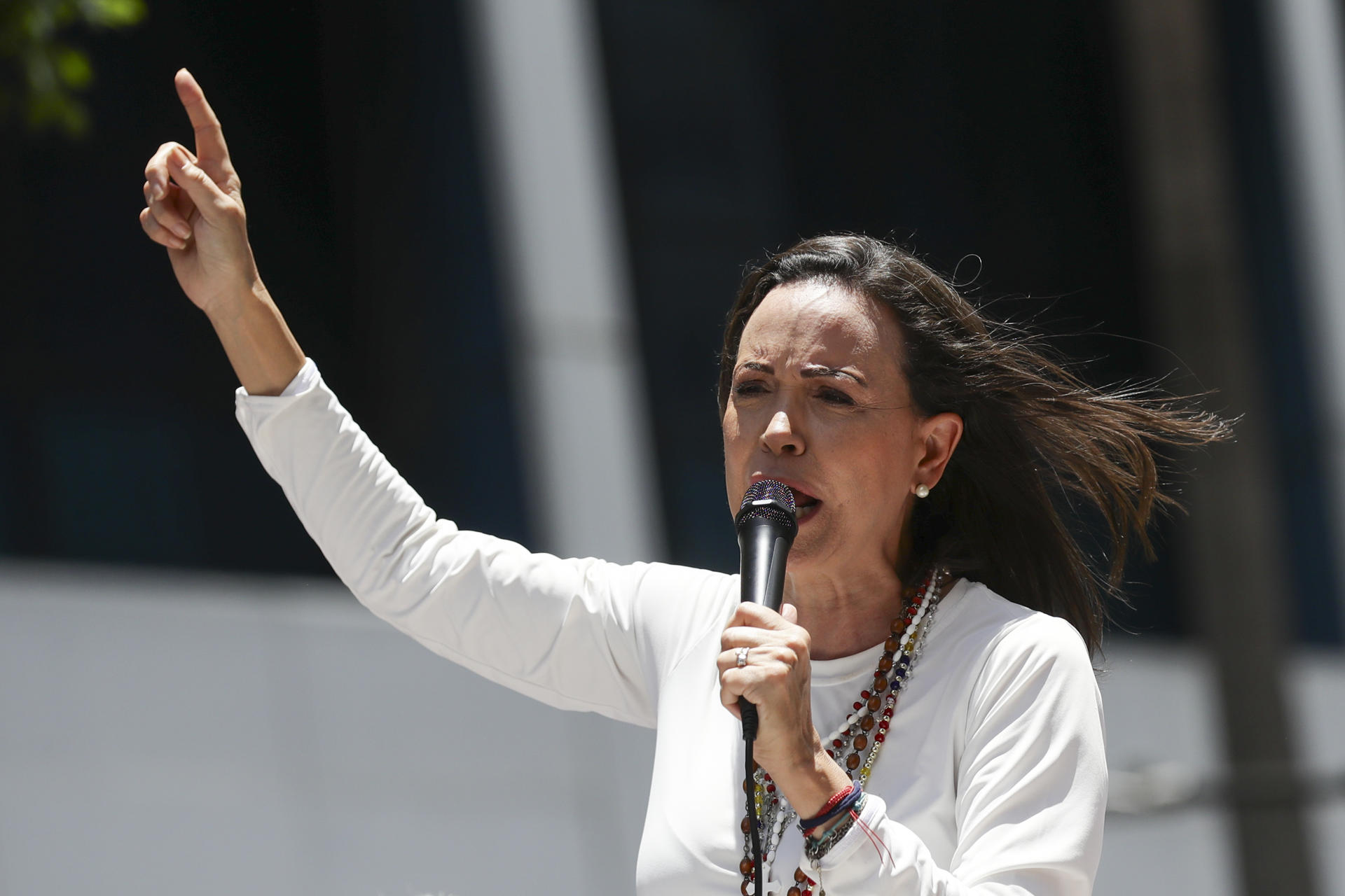 María Corina Machado pide a la Fuerza Armada no «avalar» a «un régimen que va de salida»