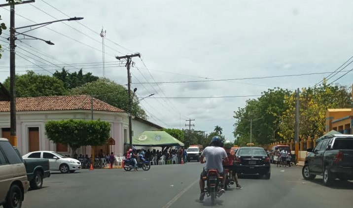 Vacunación contra el Covid-19 comienza con retrasos en la ciudad de  León
