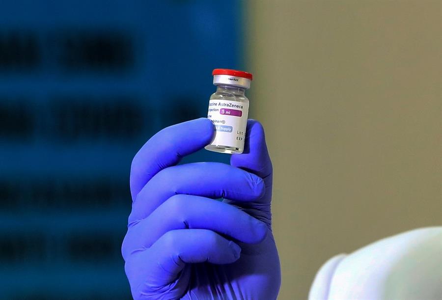 Hay vínculos entre AstraZeneca y raros coágulos sanguíneos, concluye Agencia Europea