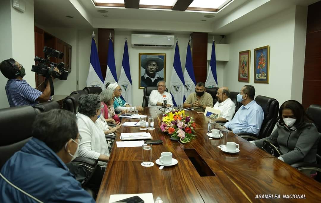 Ortega mueve sus fichas para elegir a sus magistrados del CSE