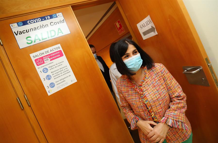 España reporta ausentismo en cita de vacunación con AstraZeneca