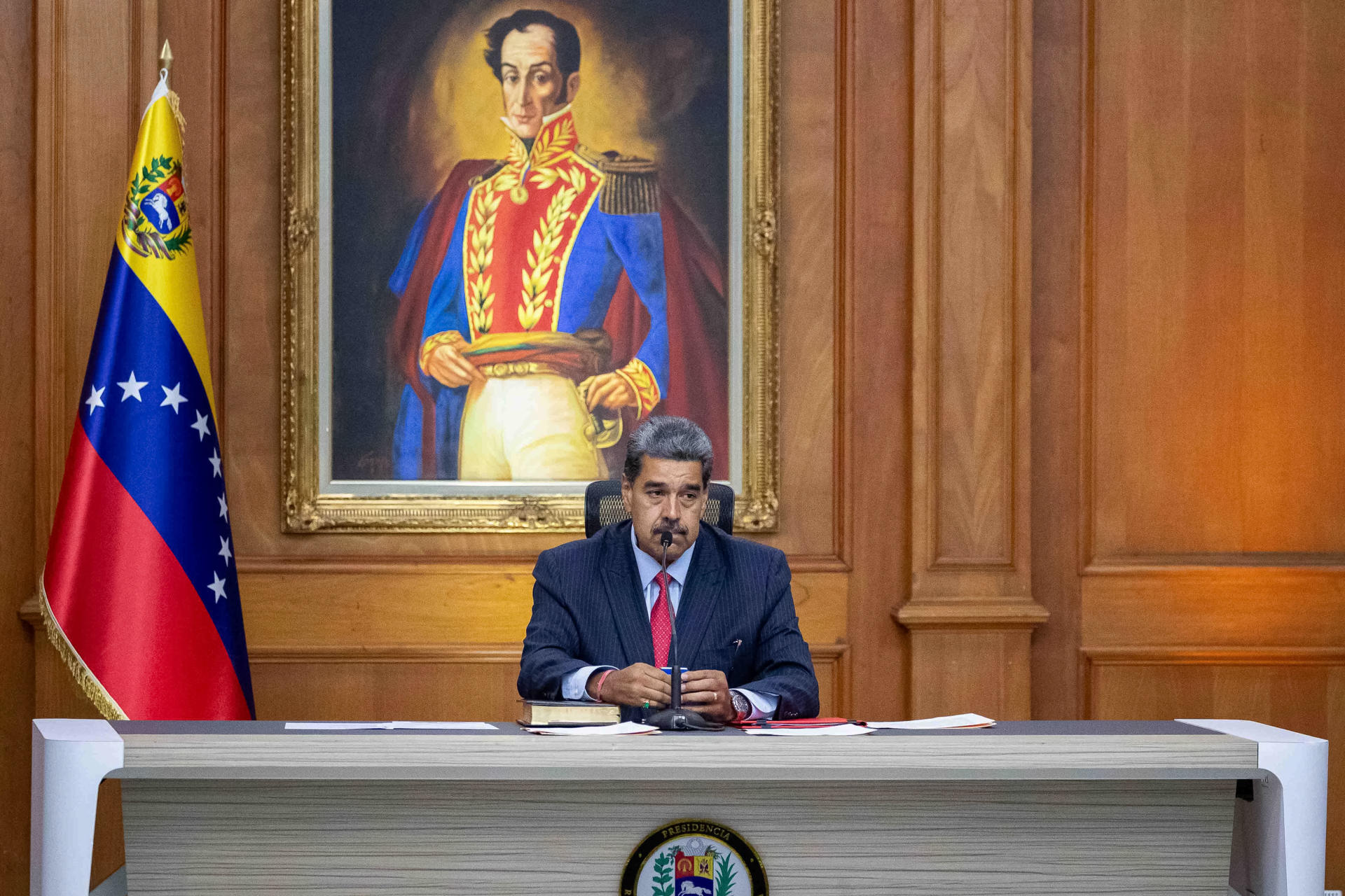 Estados Unidos niega haber ofrecido amnistía a Maduro para que deje el poder