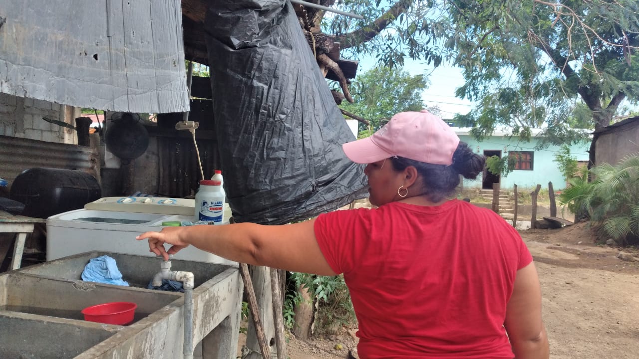 Tola, un paraíso con el agua racionada