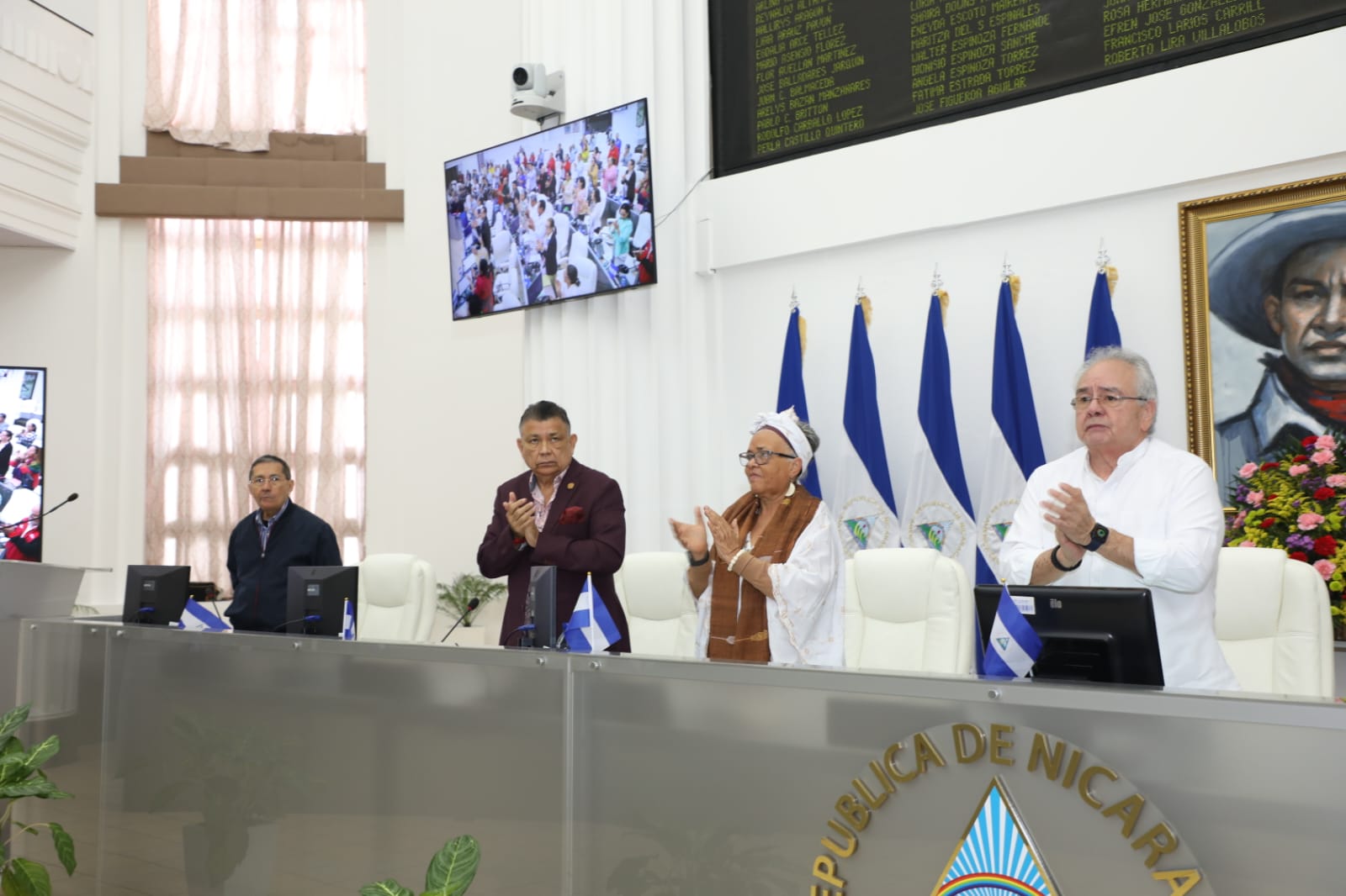 La dictadura publica la nueva Constitución tres semanas después de su aprobación