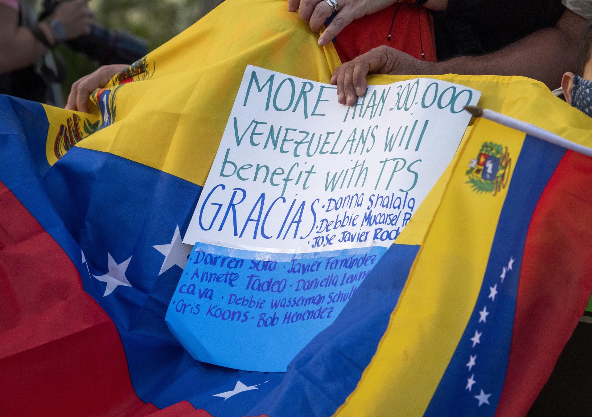 Oposición venezolana le pide a EE.UU. revisar su política migratoria, tras el fin del TPS
