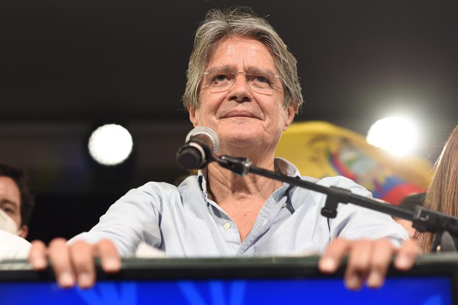 Pierde candidato de Rafael Correa en Ecuador