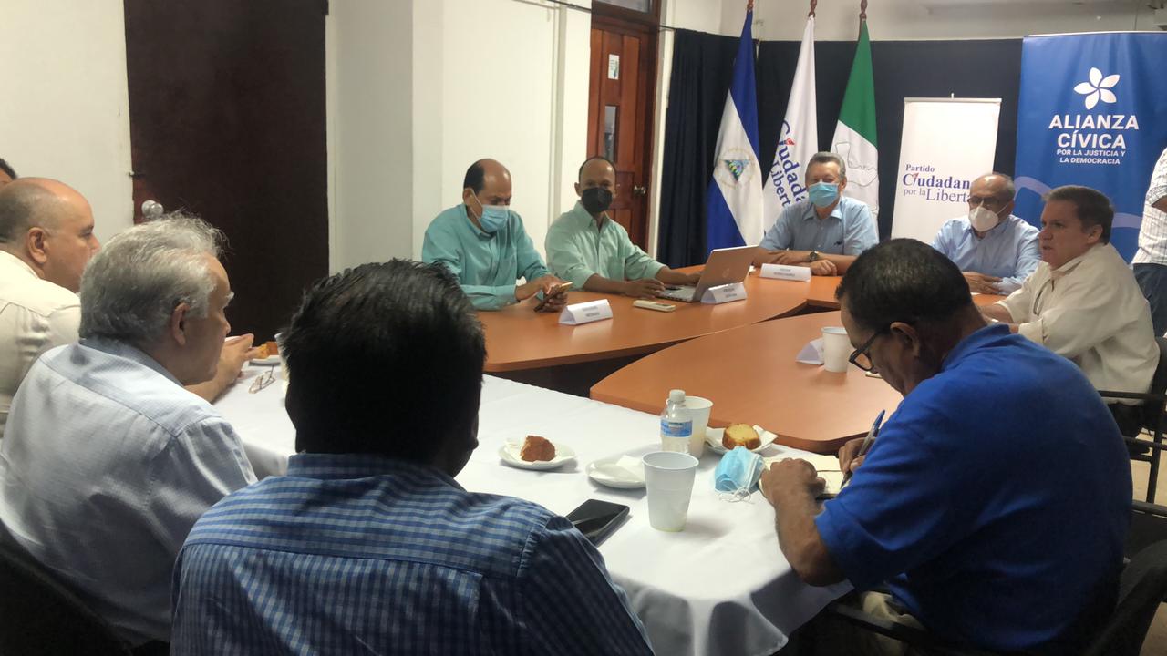 Noel Vidaurre busca a la Alianza Ciudadana para conocer el proceso de selección de candidatos
