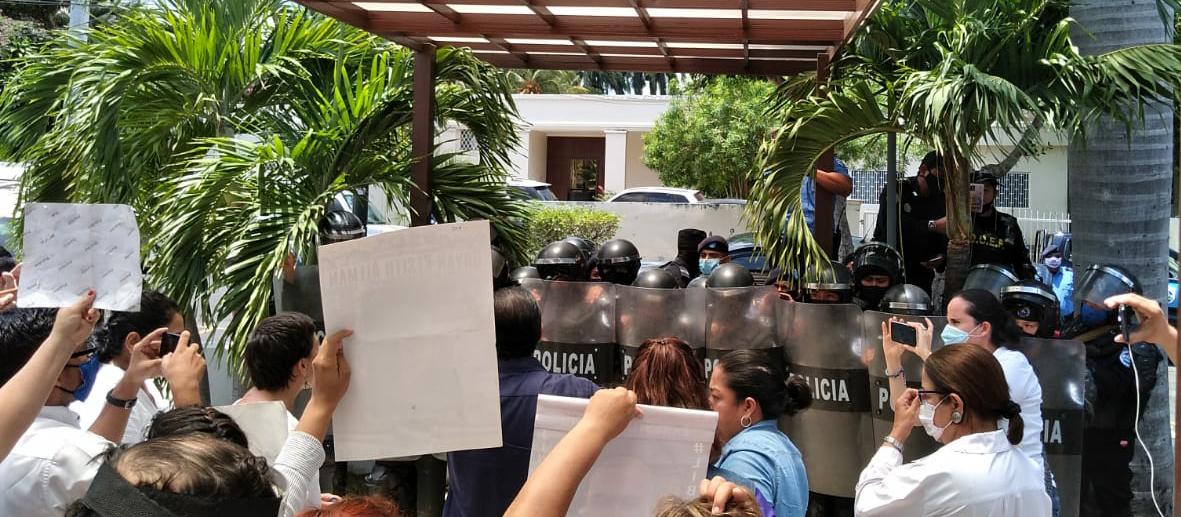 UNAB realiza piquete exprés y convoca a dos días de «duelo nacional»