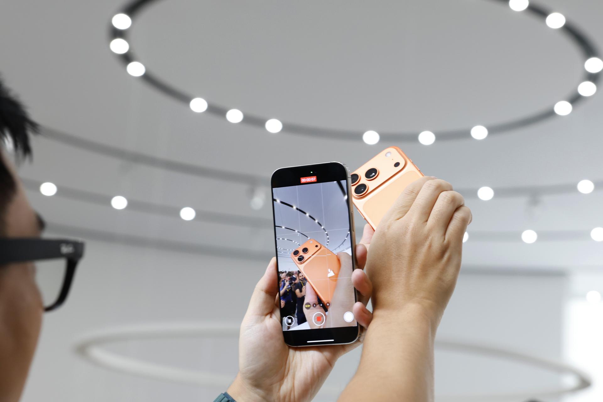 Apple presenta los iPhone 17 y mantiene los precios de sus modelos pese a aranceles