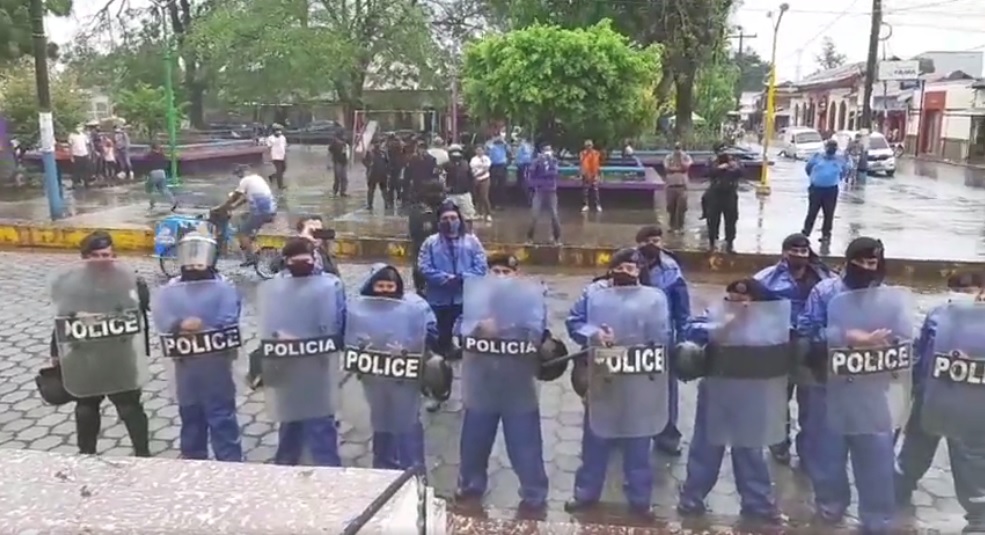 Policía asedia misa en el tercer aniversario del asesinato de Álvaro Gómez Montalván