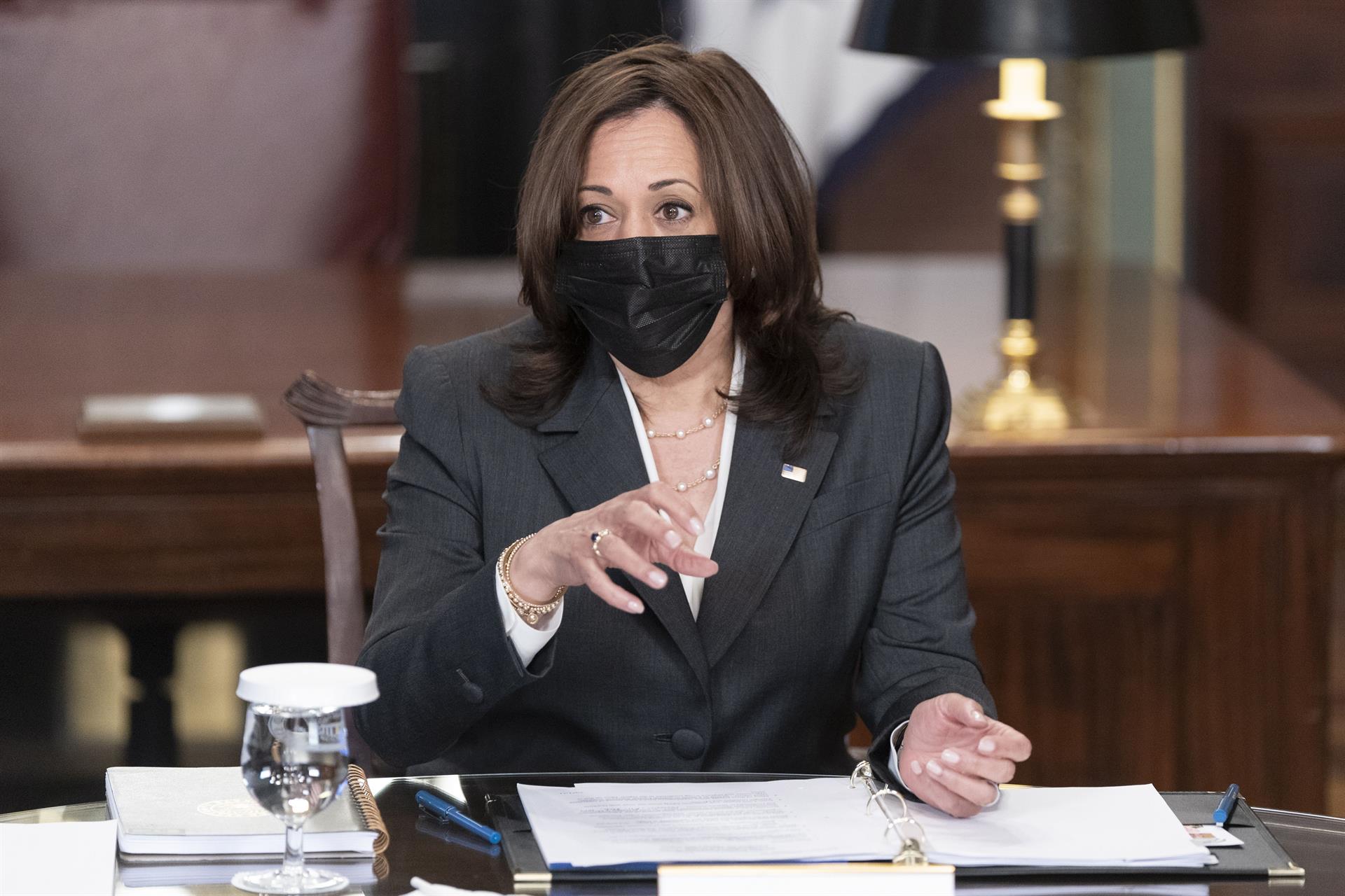 Kamala Harris pide dar «esperanza» a los centroamericanos para que no emigren