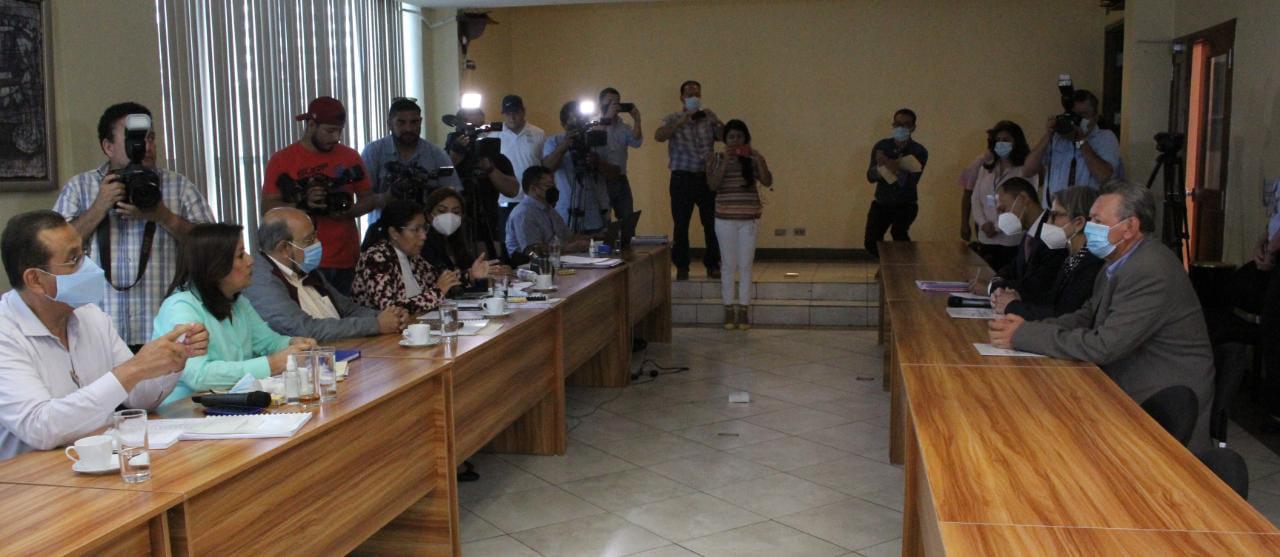 Diputados orteguistas se quedan mudos ante señalamientos de CxL a reformas electorales