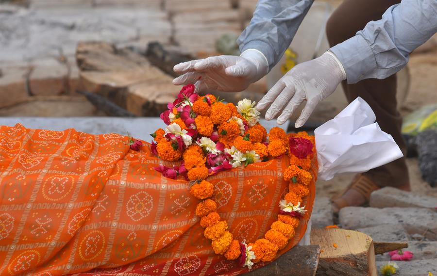 La India registra un nuevo récord de muertes por coronavirus