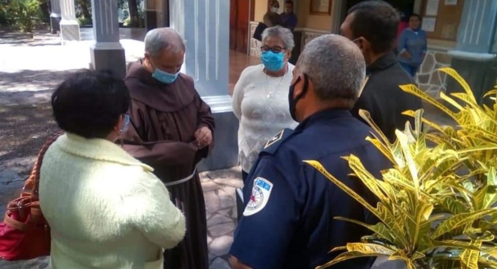 Fray Damián rechaza señalamientos del régimen que lo expulsará por “tranquista”