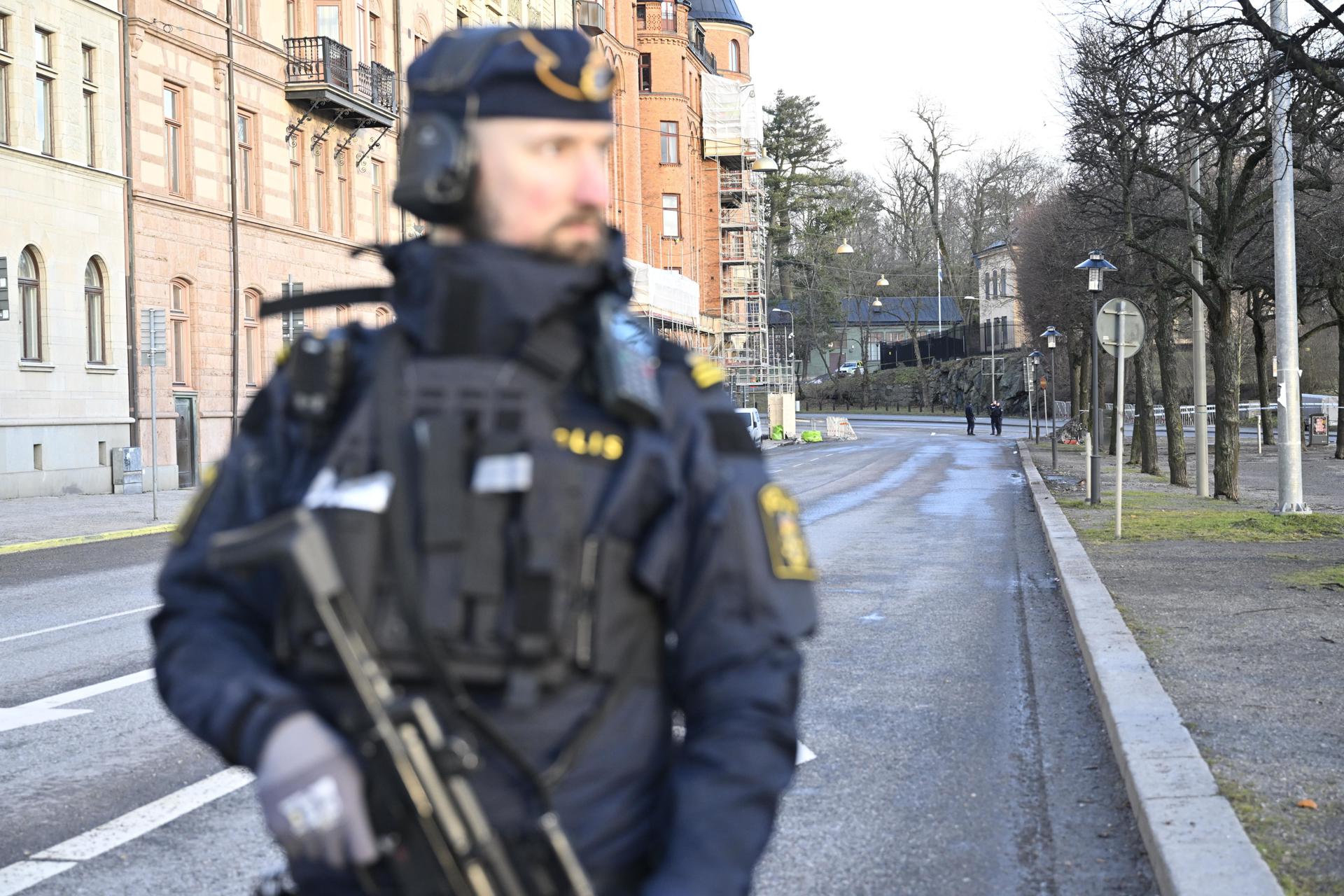 Policía sueca eleva seguridad de intereses israelíes por posible tiroteo junto a embajada