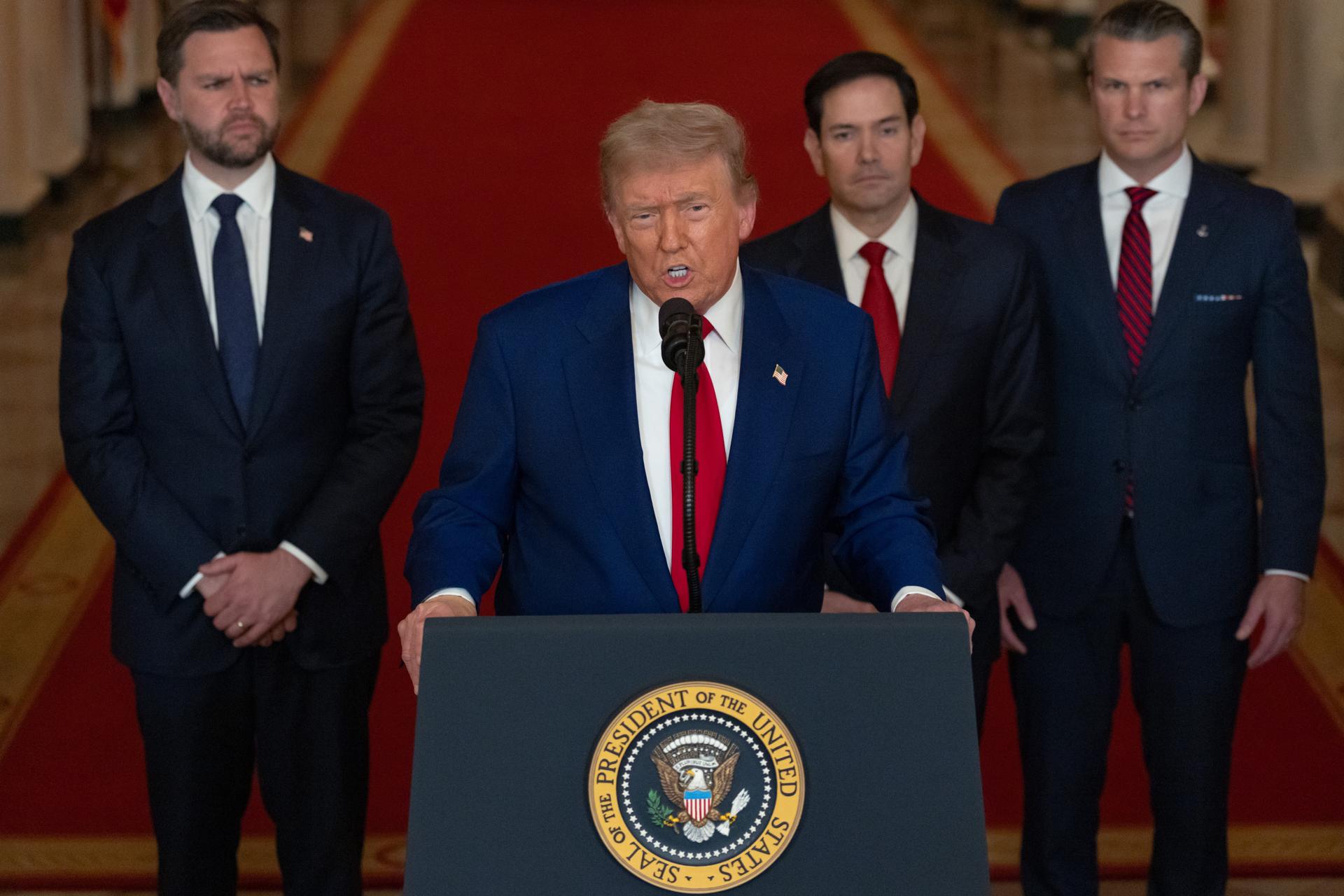 Trump sugiere que respalda un «cambio de régimen» en Irán