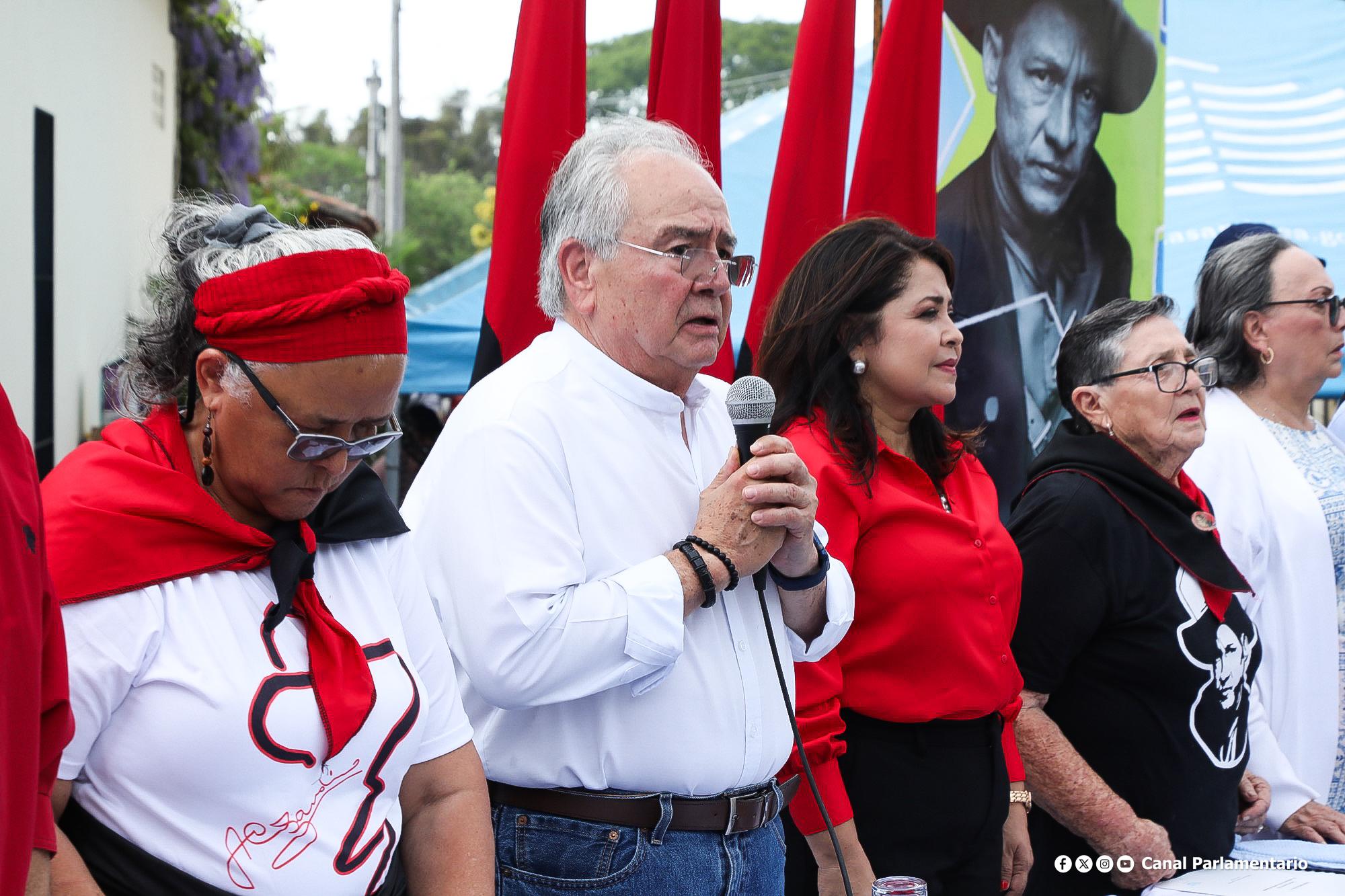 Gustavo Porras rectifica: la reforma constitucional sobre la doble nacionalidad no será retroactiva