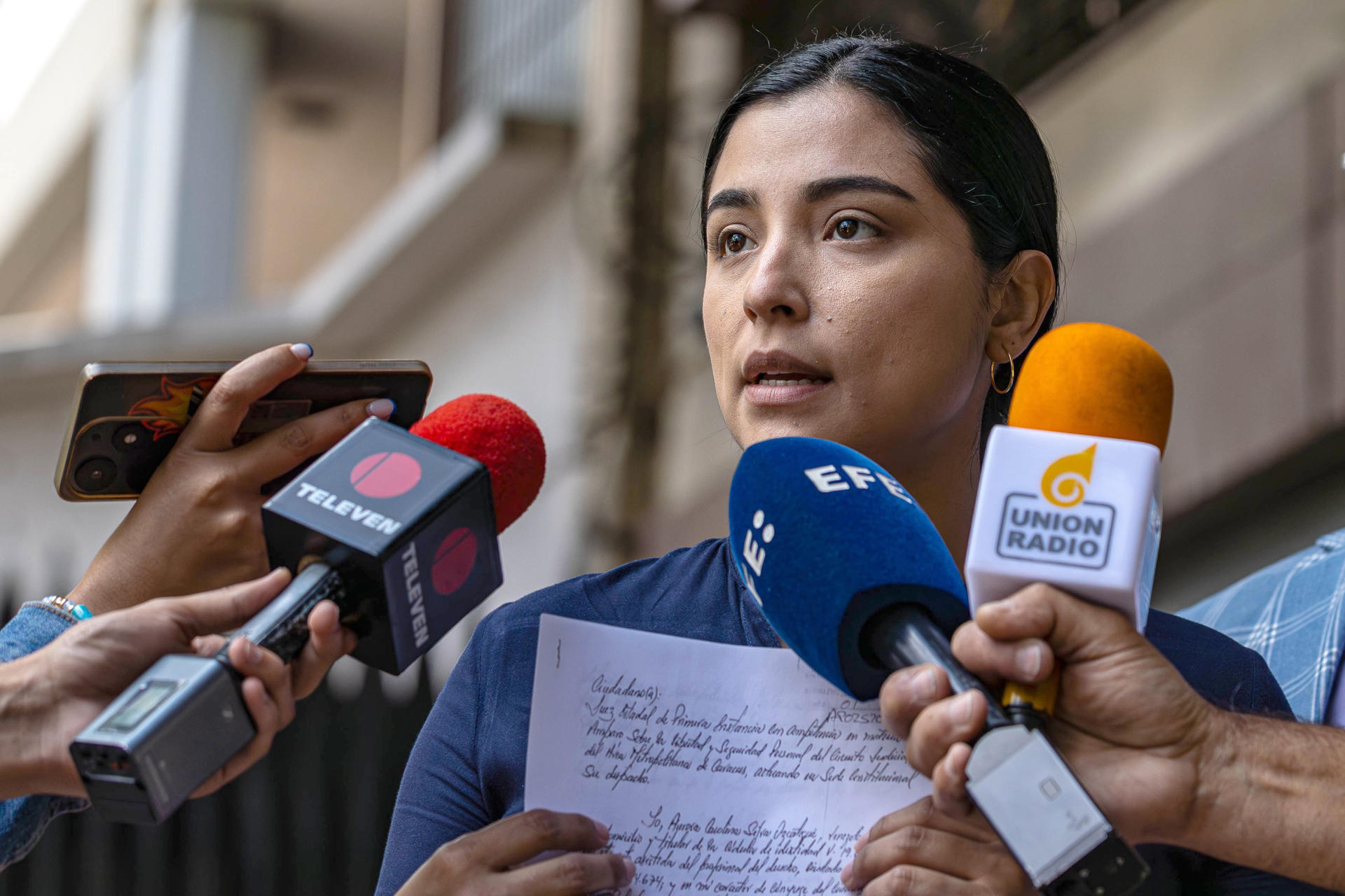 Opositor venezolano Freddy Superlano ha sufrido torturas bajo arresto, denuncia su esposa