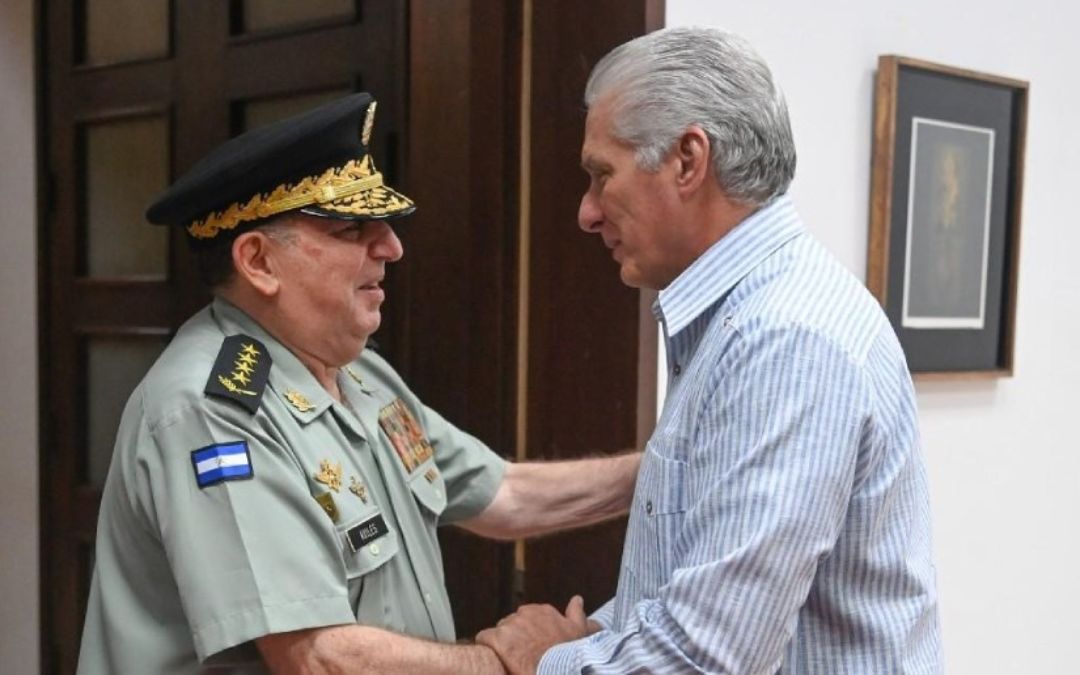 Díaz-Canel y Avilés sellan pacto militar en Cuba