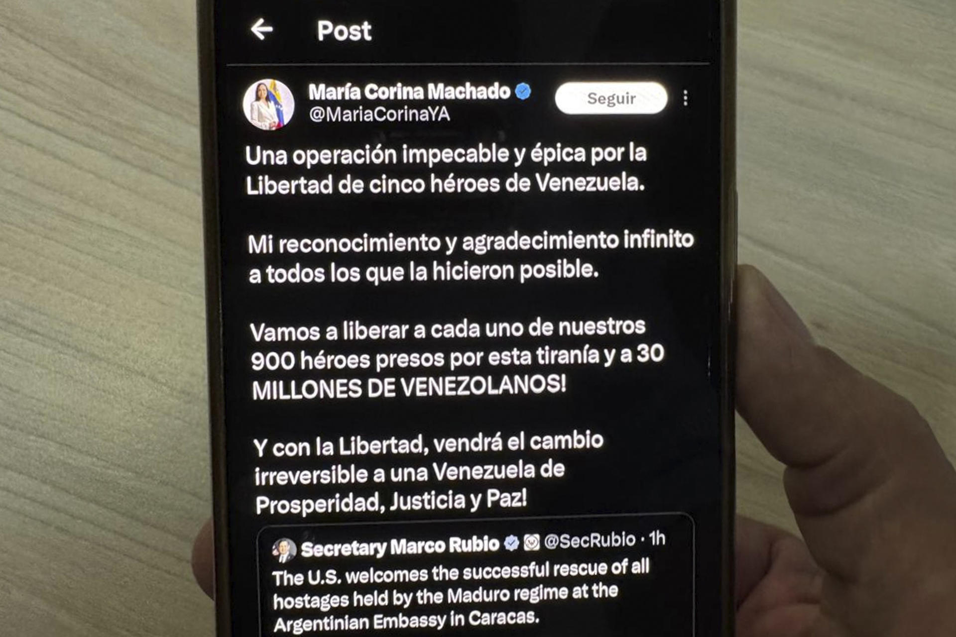 Machado agradece «operación» para «rescatar» a asilados en sede diplomática argentina