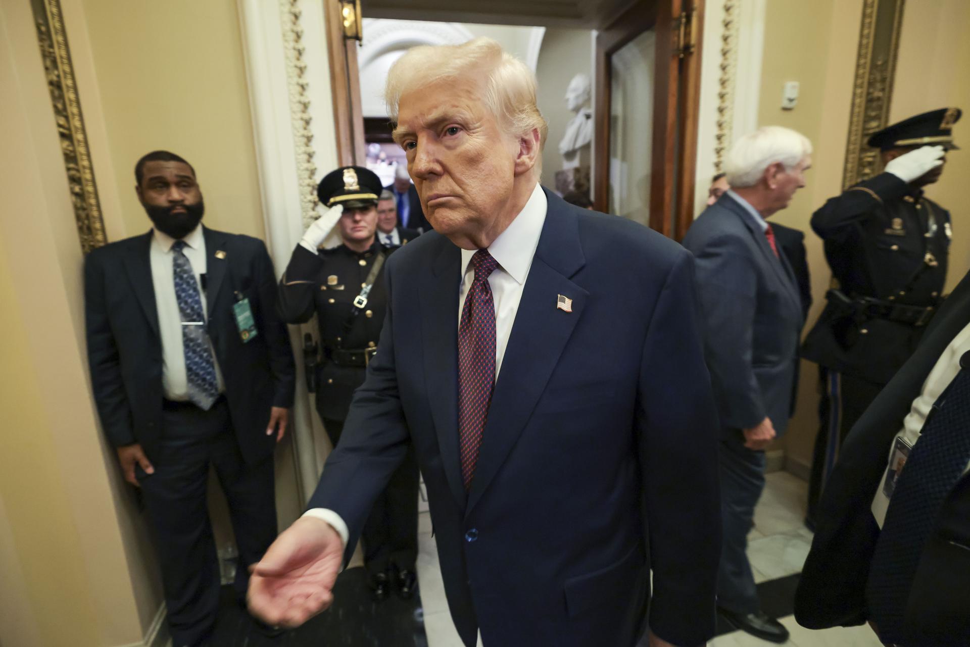 El Supremo de EE.UU. rechaza intento de Trump de bloquear 2.000 millones en ayuda exterior