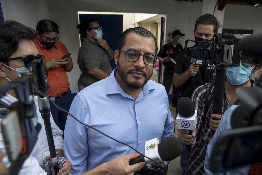 Félix Maradiaga sigue incomunicado, abogado interponen un recurso de exhibición personal