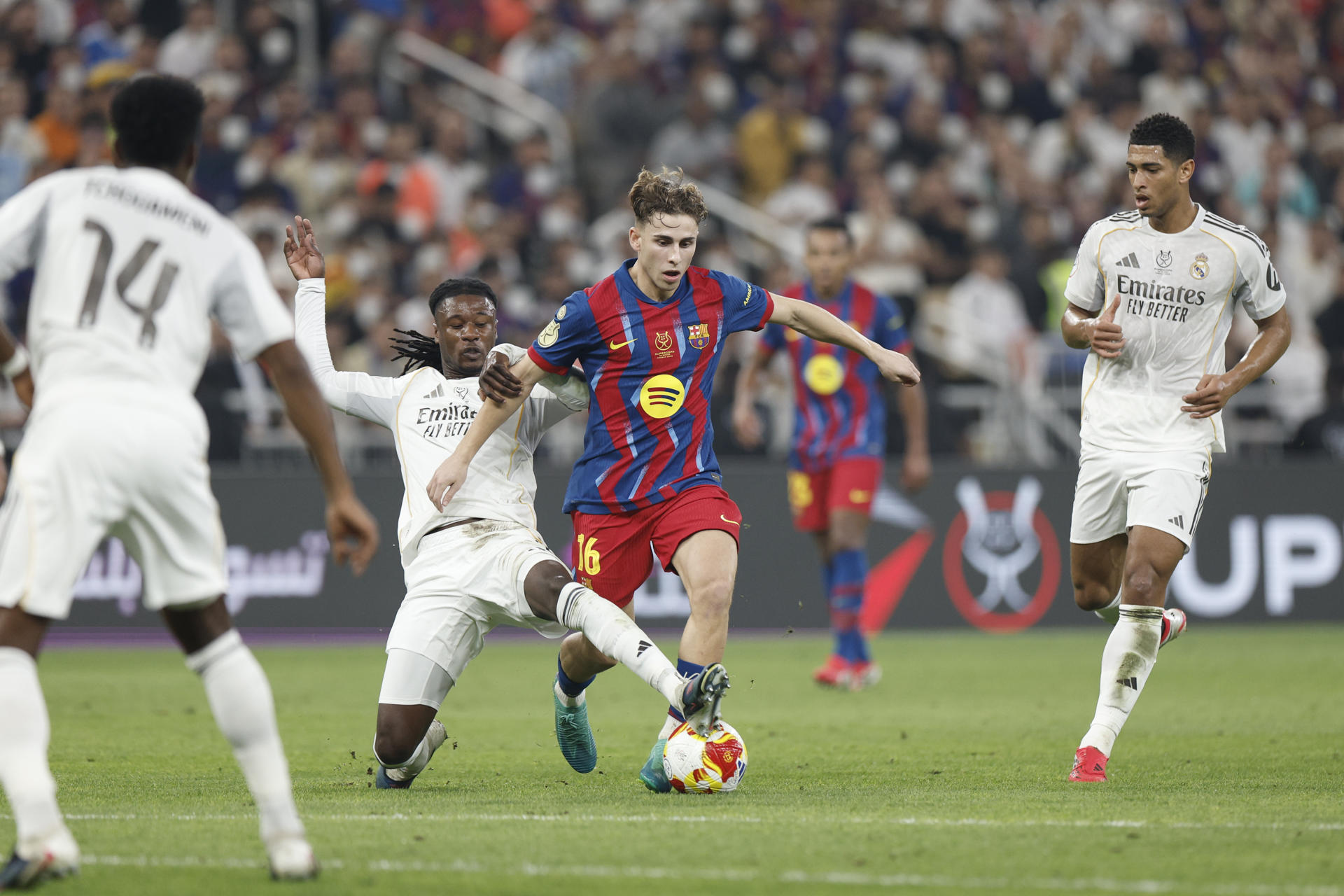 Barcelona vence 3-2 a Real Madrid y se corona en el Clásico de la Supercopa de España 2026