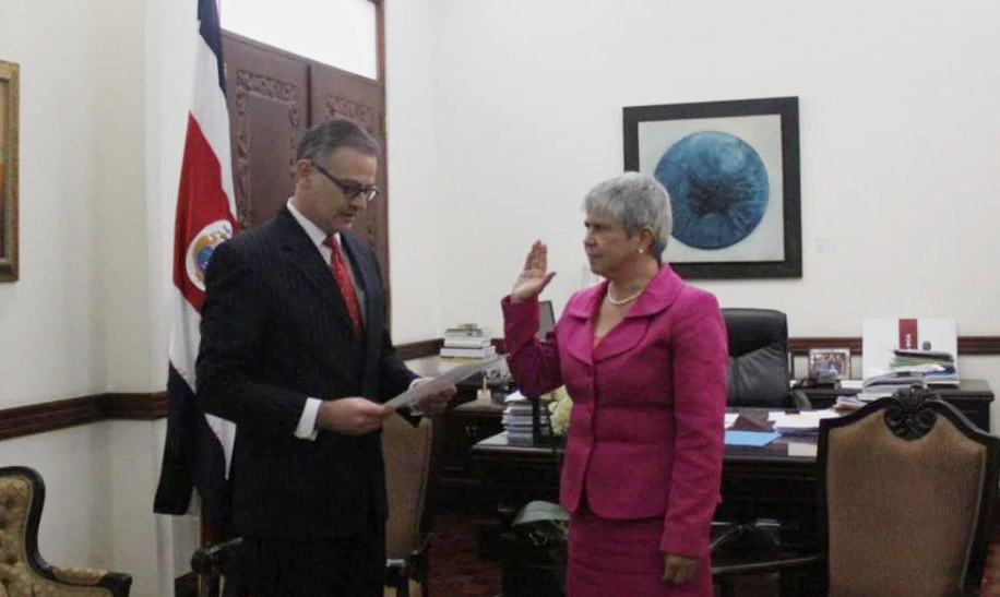 Costa Rica llama a consultas a su embajadora designada en Nicaragua