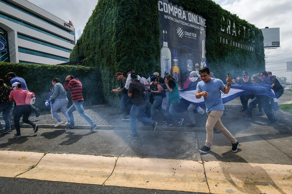 Represión policial no frenó protesta cívica