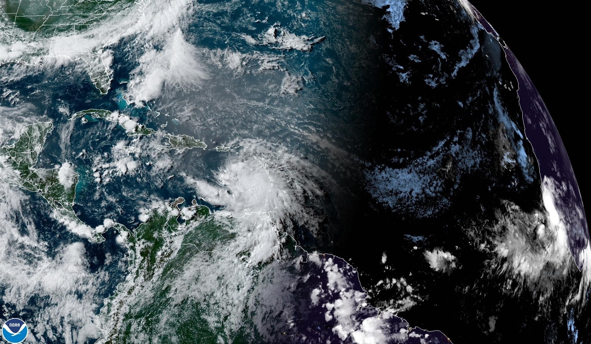 Cuba, bajo vigilancia de huracán por el avance de Elsa por el Caribe