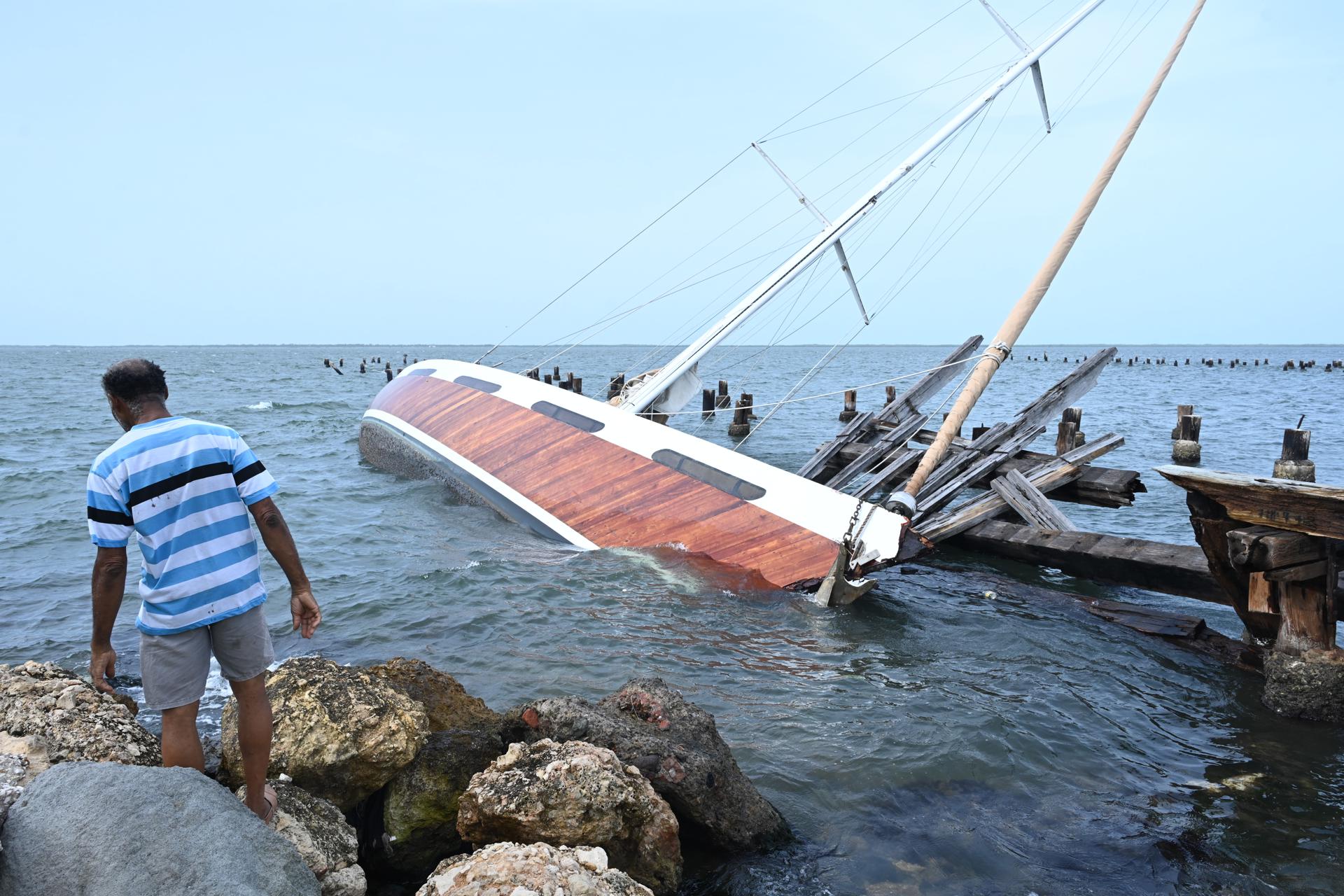 Al menos dos muertos por el devastador huracán Beryl en Jamaica