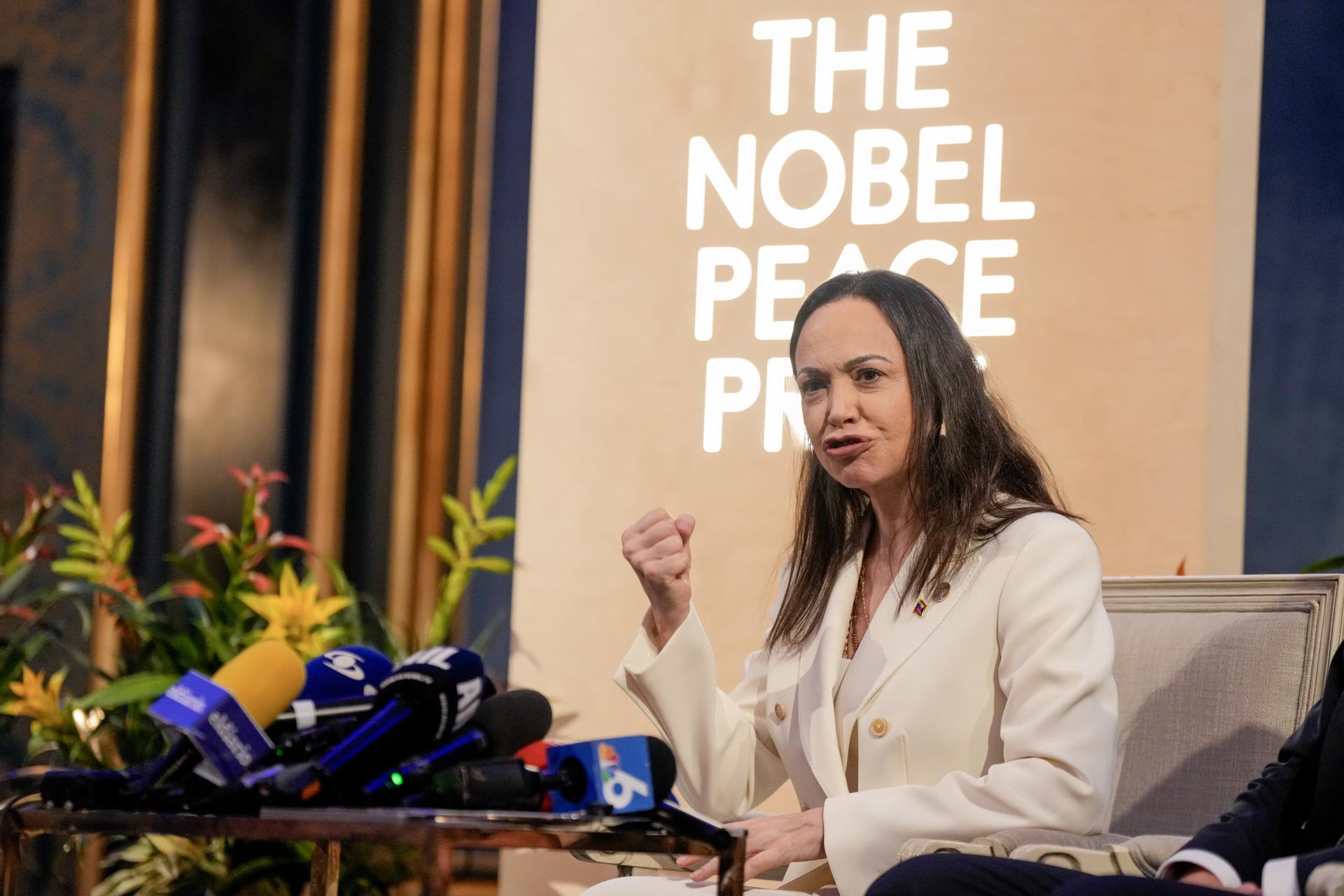 Machado dice que trabaja con el gobierno de EEUU pero no está implicada en sus operaciones