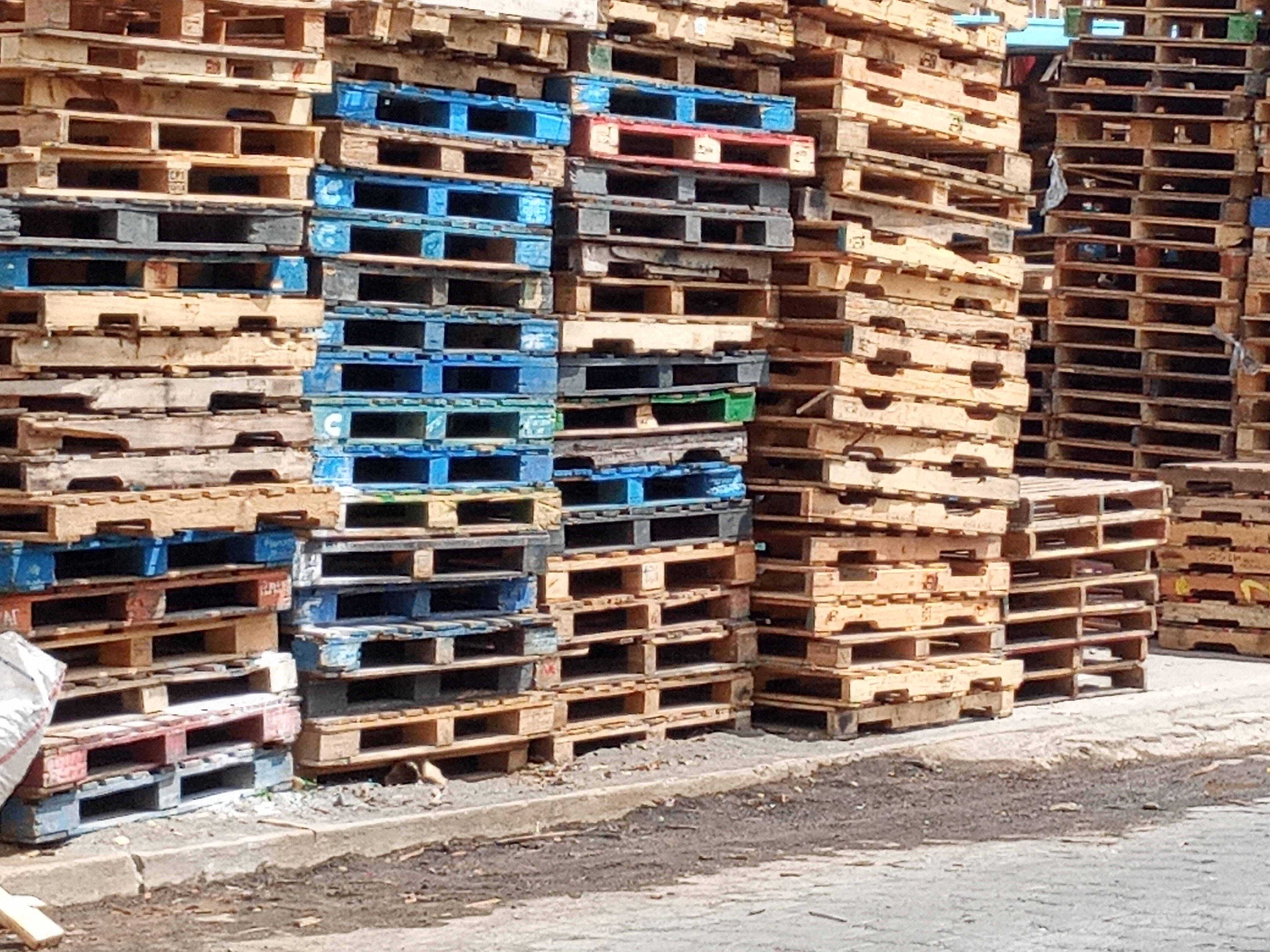 De locutor de radio a reciclador de polines