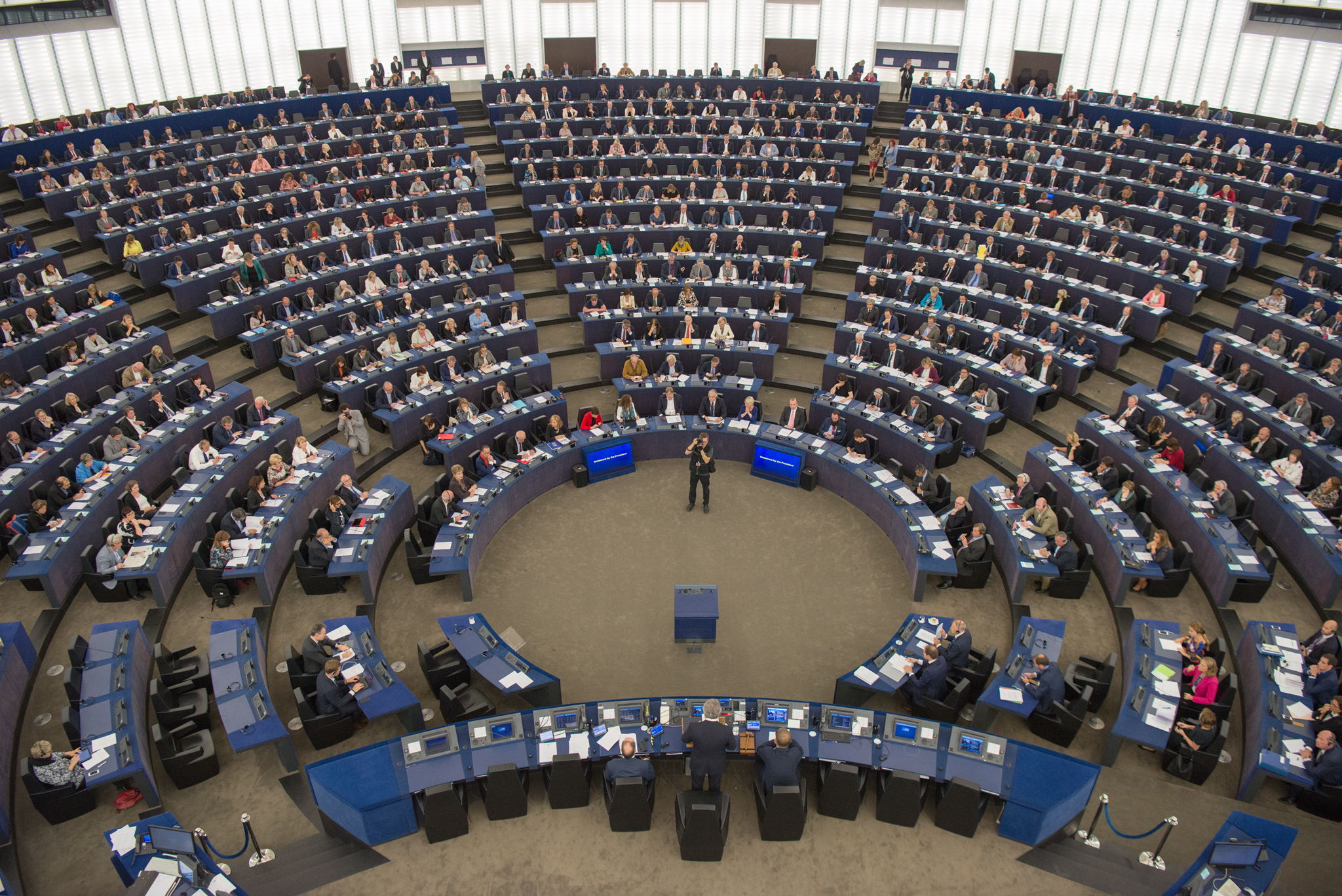 Parlamento Europeo aprueba resolución que exige sanciones a Ortega, Murillo y sus allegados