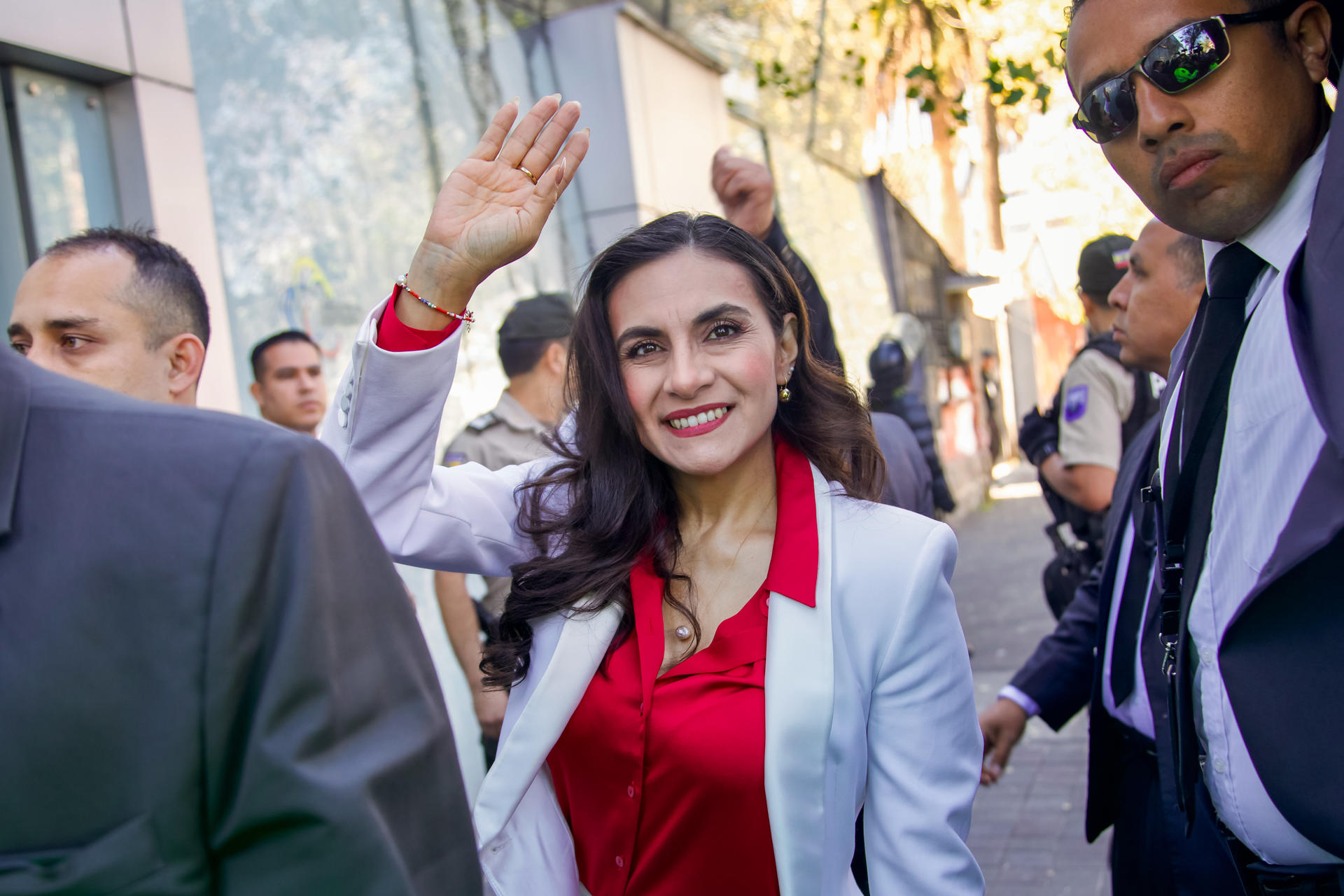 La vicepresidenta Verónica Abad dice que este domingo asumirá la Presidencia de Ecuador