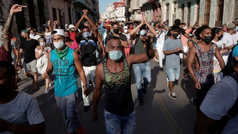 La Policía, a tiros contra los cubanos en La Habana que retan al régimen