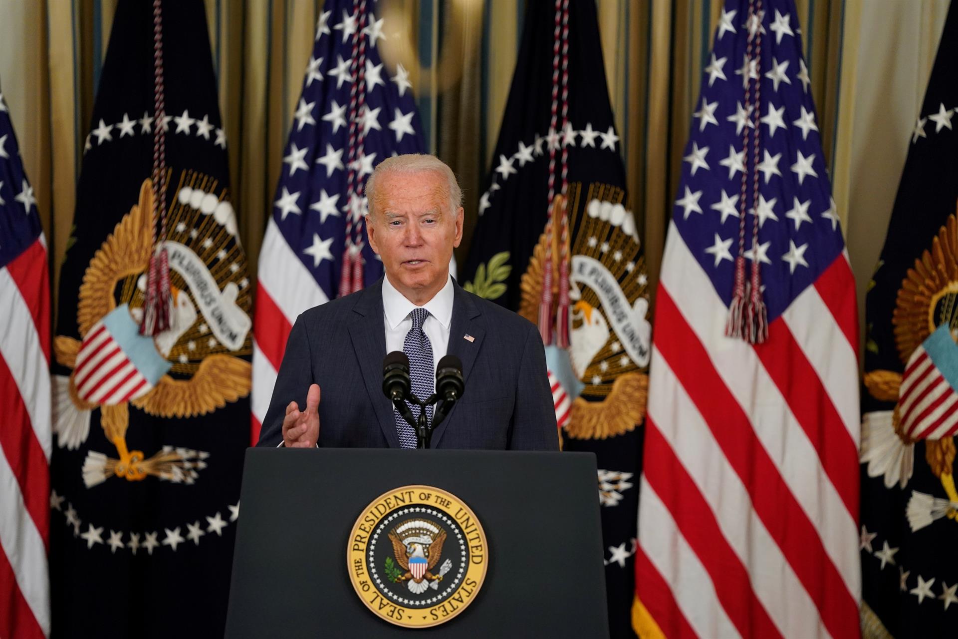 Biden llama «al régimen cubano para que escuche a su pueblo»