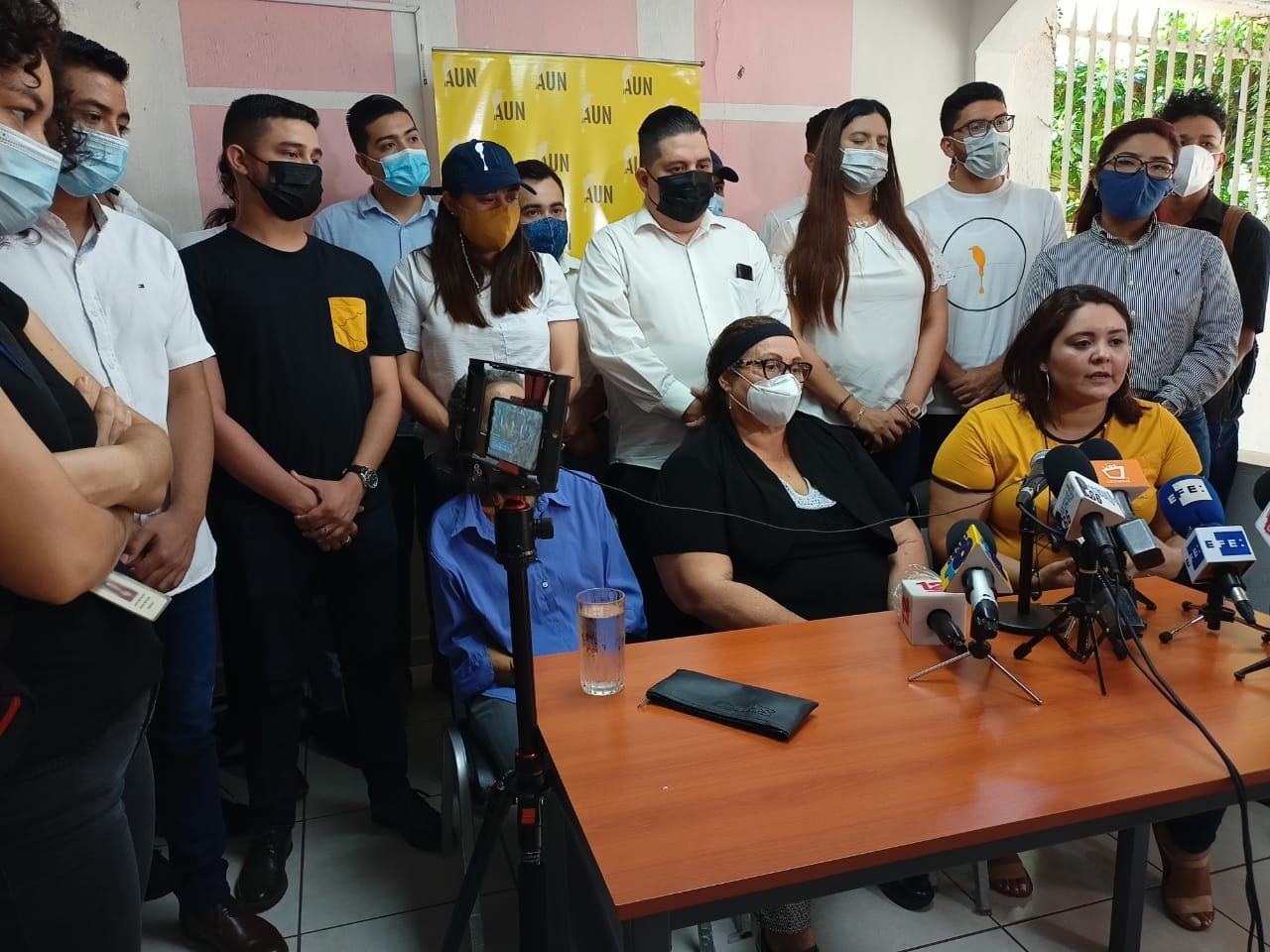 Madres de Max Jerez y Lesther Alemán llevan 16 días sin saber el paradero y estado de sus hijos