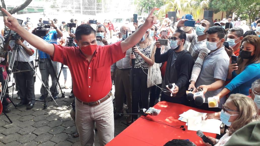 Walter Espinoza renuncia como presidenciable y apunta a la Alcaldía de Managua o una diputación por el PLC