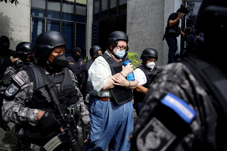 Fiscalía acusan por corrupción al expresidente salvadoreño Sánchez Cerén