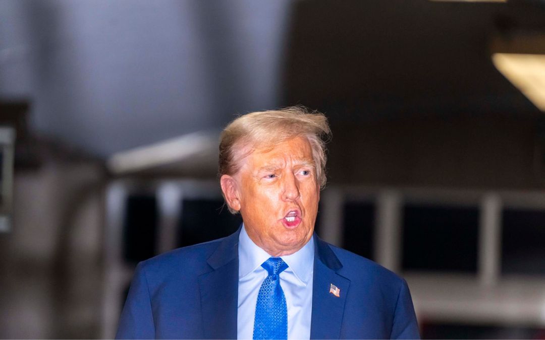 Multan a Trump con 9.000 dólares por desacato en ‘orden mordaza’ durante su juicio penal