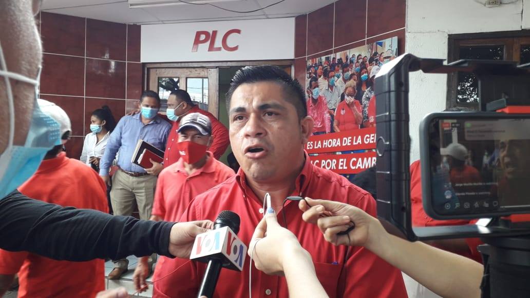 PLC inscribe ante el CSE a Walter Espinoza como su nuevo candidato a la Presidencia