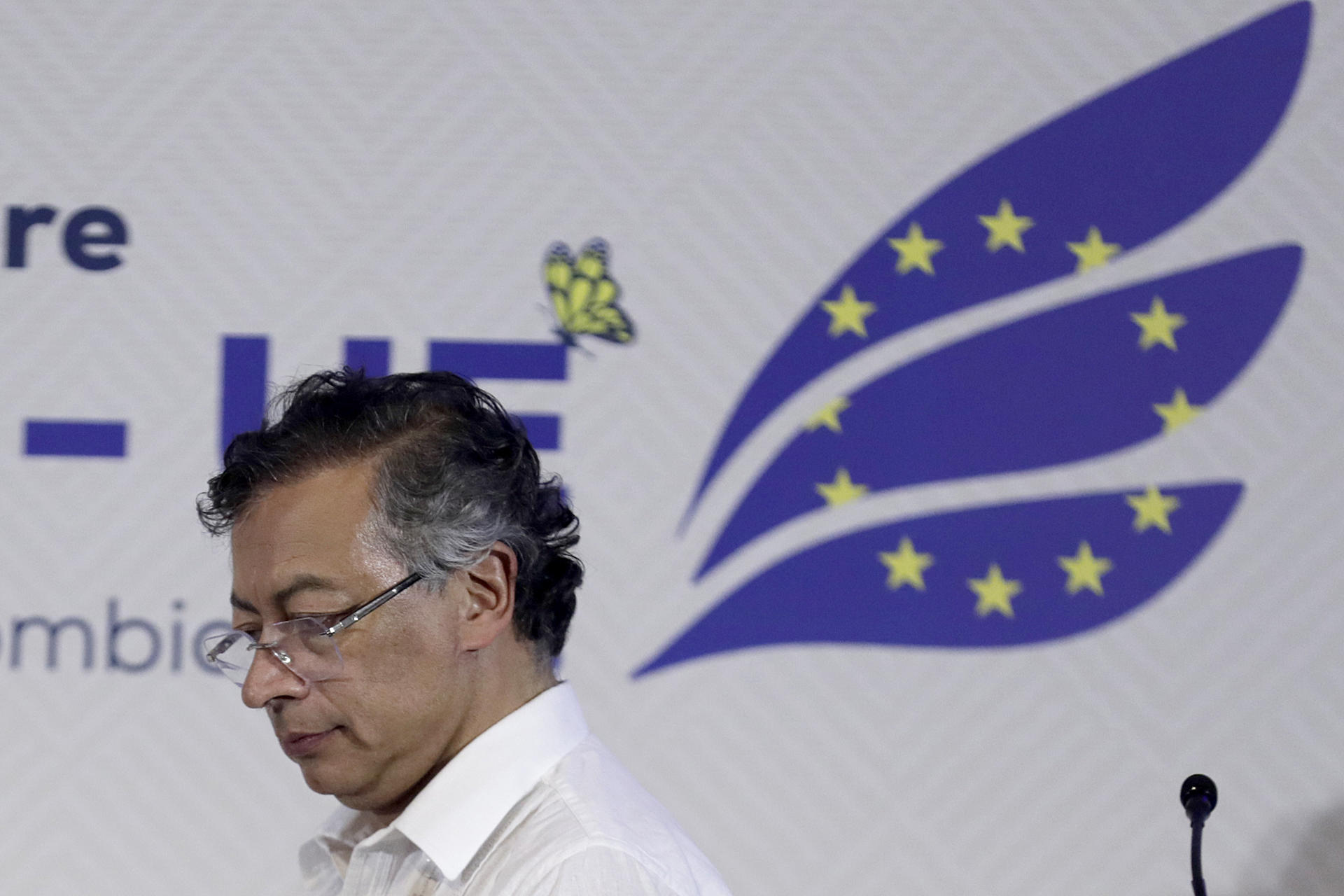 Petro dice que llamará a consultas a embajador colombiano en EEUU tras denuncia de revista