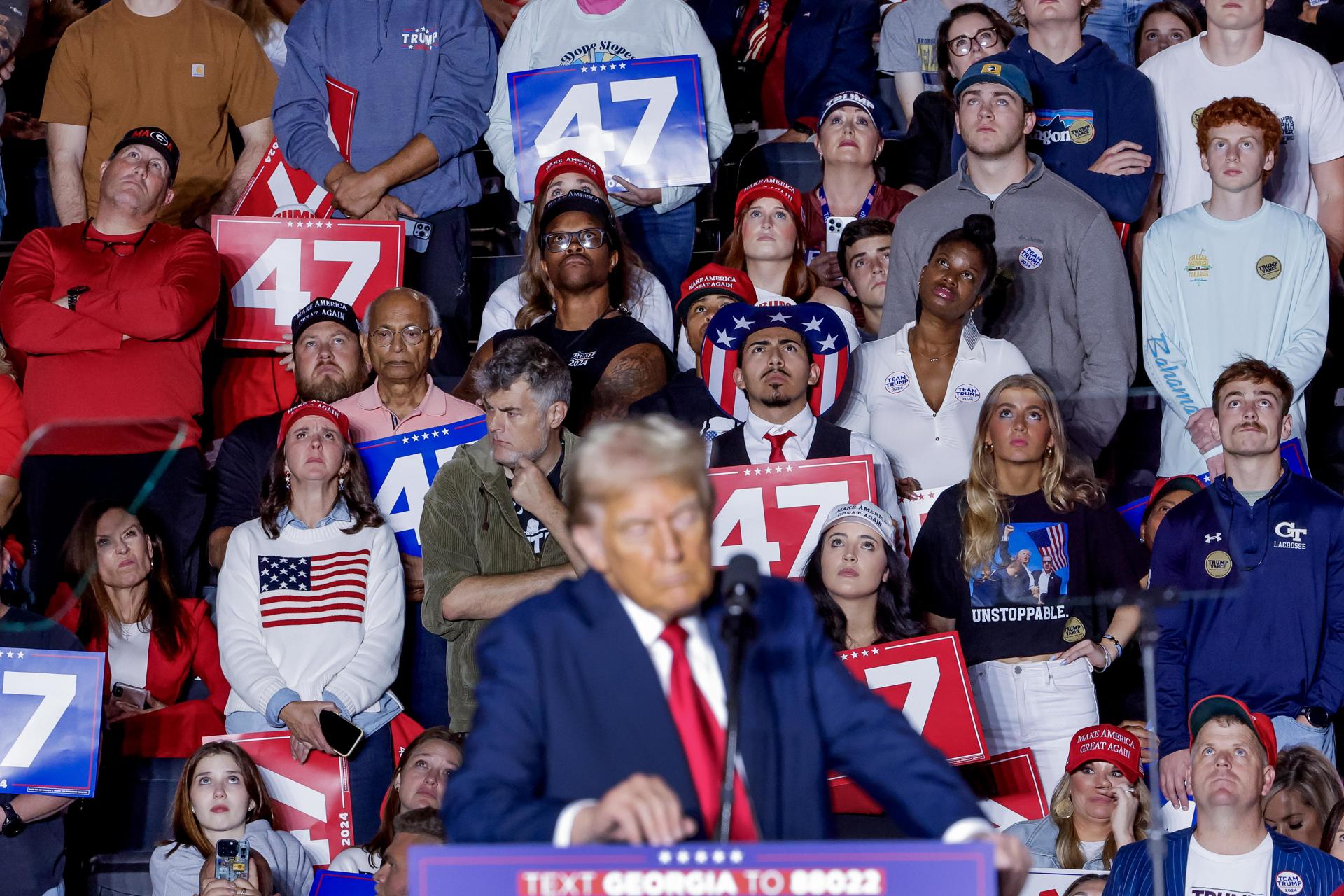 Trump insulta a Michelle Obama tras críticas a su estado mental