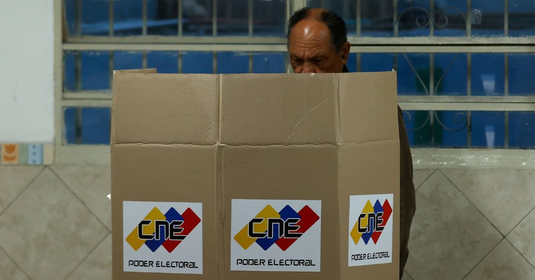 Centro Carter recorre centros de votación solo con 17 observadores