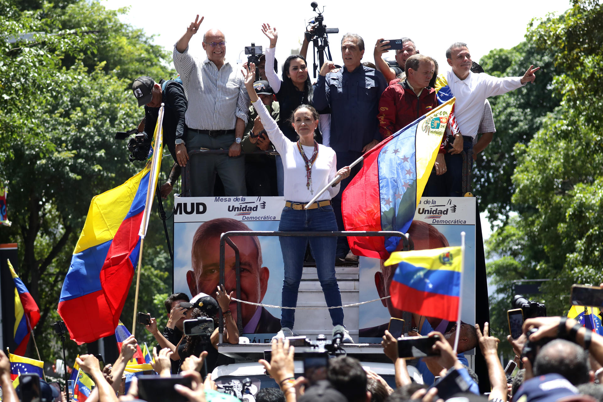 Detenida colaboradora regional de Edmundo González Urrutia, denuncia María Corina Machado