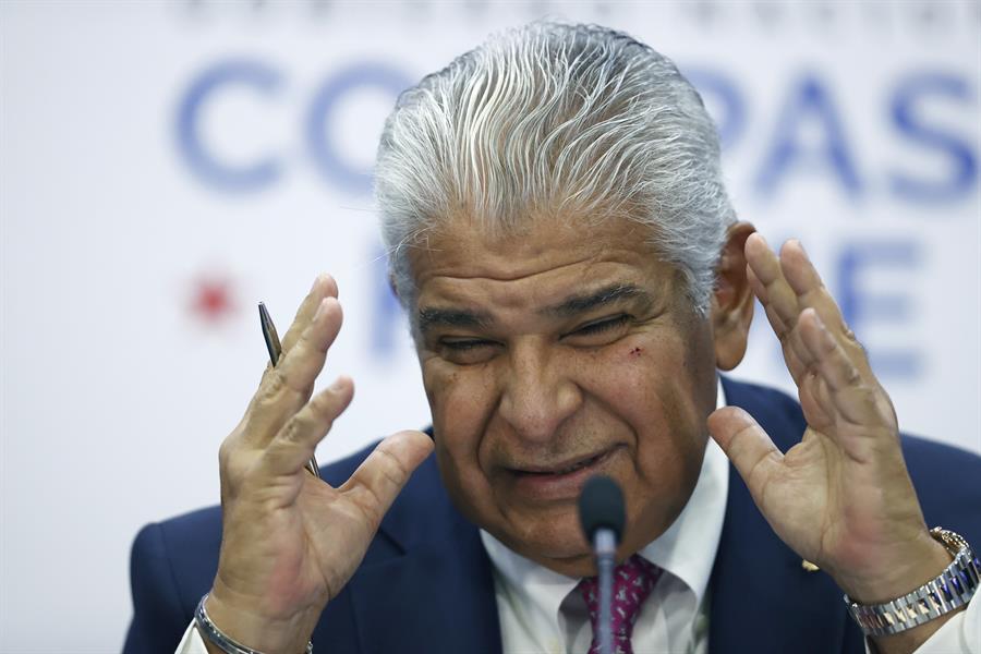 El presidente de Panamá anuncia una «reforma del Estado» y un cambio a la Constitución